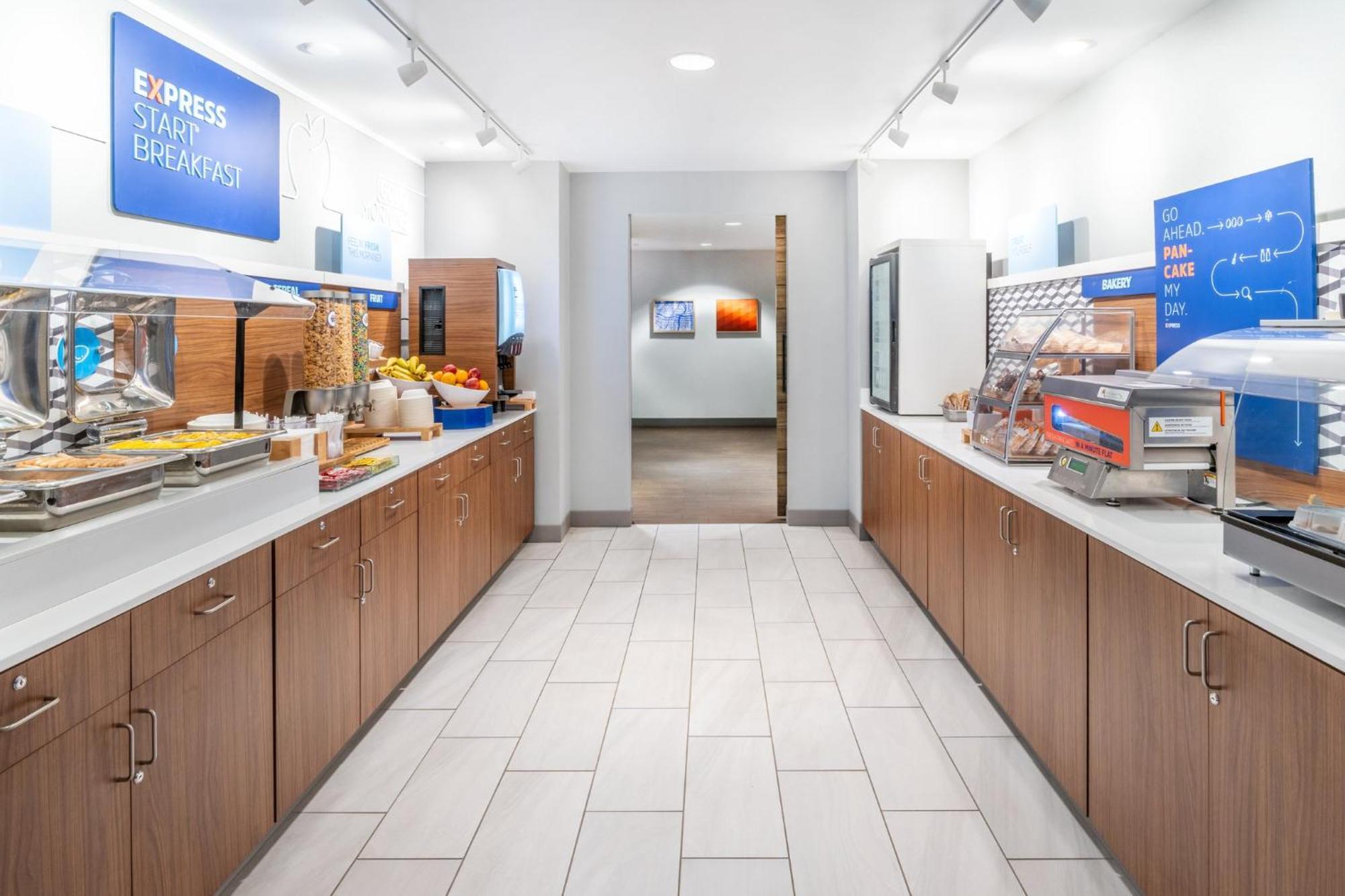 Holiday Inn Express - Colorado Springs - First & Main By Ihg Экстерьер фото